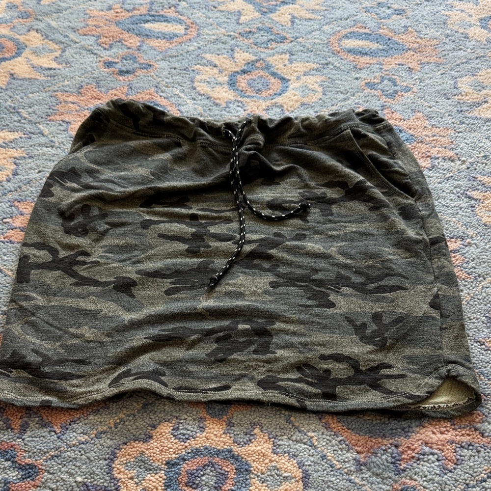 Sundry Camo Print Women's mini Skirt
